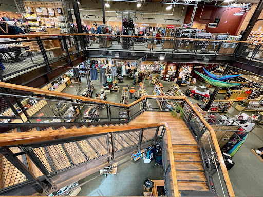 Camping Store «REI», reviews and photos, 7810 N Blackstone Ave, Fresno, CA 93720, USA