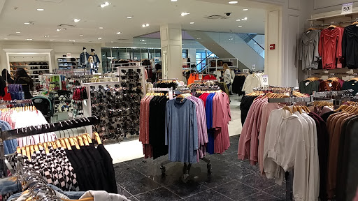 Clothing Store «F21 XXI», reviews and photos, 69 Chestnut St, Beavercreek, OH 45440, USA