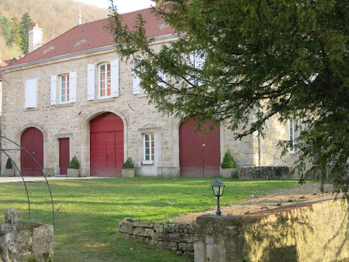 Lodge Annexe du prieuré:Gîte de charme/maison d'hôtes/Balades à vélos/court de tennis/Piscine Bourgogne Baulme-la-Roche