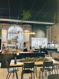 Atmosphère du Restaurant ZEITGEIST café - vegan coffee & cake à Lyon - n°14