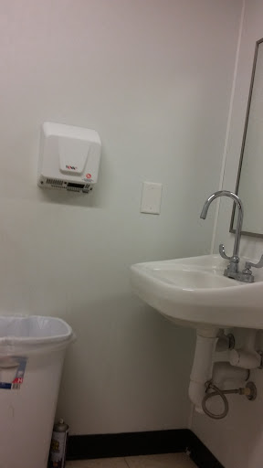 Dollar Store «Dollar Tree», reviews and photos, 17075 Chagrin Blvd, Shaker Heights, OH 44120, USA