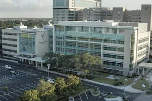The Gayle and Tom Benson Cancer Center image