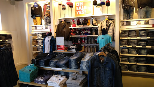 Clothing Store «AEO Factory Store», reviews and photos, 35 Main St, Freeport, ME 04032, USA