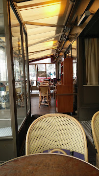 Atmosphère du Restaurant L'Arc Café à Paris - n°19