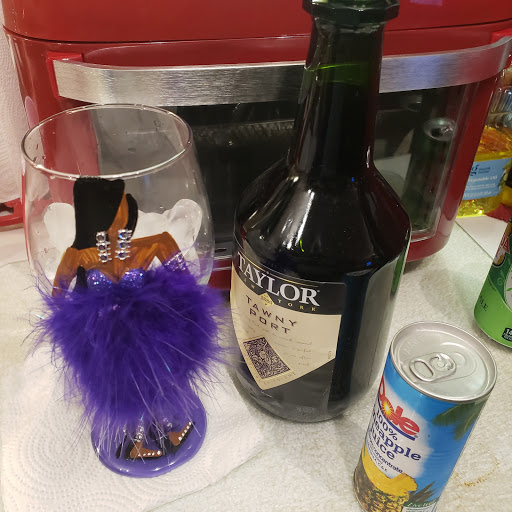 Wine Store «Kreston Liquor Mart Inc», reviews and photos, 904 Concord Ave, Wilmington, DE 19802, USA