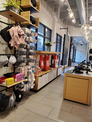 Sportswear Store «lululemon», reviews and photos, 870 Grand Ave, St Paul, MN 55105, USA