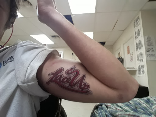 Tattoo Shop «Electric Sunset Tattoo», reviews and photos, 112 N Magnolia St, Rockport, TX 78382, USA