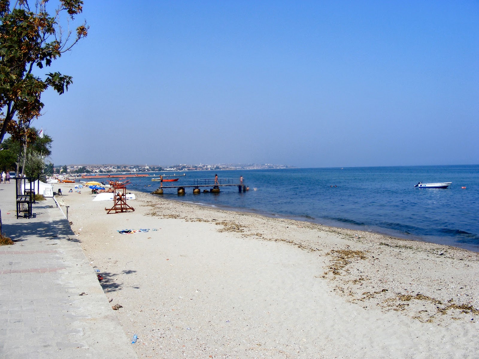 Foto von Gumusyaka beach mit brauner sand Oberfläche