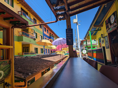 Martiné Restaurante-Bar - Plazoleta de Los Zócalos, Guatape, Guatapé, Antioquia, Colombia