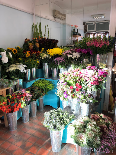 Cheap flower stores Luton