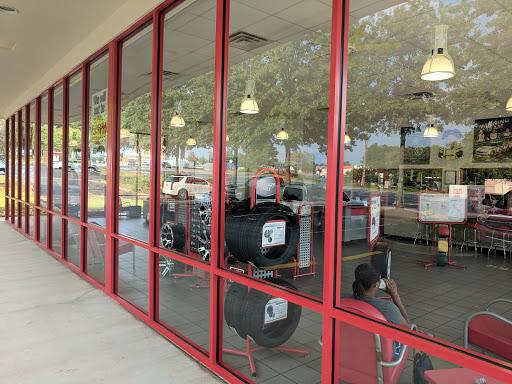 Tire Shop «Discount Tire Store - Kennesaw, GA», reviews and photos, 2930 George Busbee Pkwy NW, Kennesaw, GA 30144, USA