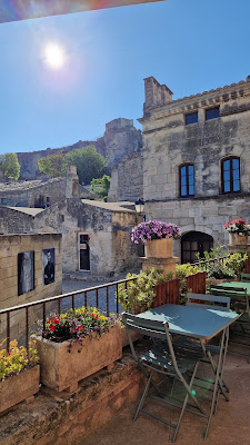 𝑂 𝐵𝑎𝑢𝑥 𝐽𝑎𝑟𝑑𝑖𝑛 (𝓵'𝓞𝓾𝓼𝓽𝓪𝓾 𝓭𝓮 𝓣𝓱𝓮𝓻𝓮𝓼𝓮) à Les Baux-de-Provence