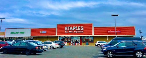 Office Supply Store «Staples», reviews and photos, 135 Bloomfield Ave, Bloomfield, NJ 07003, USA