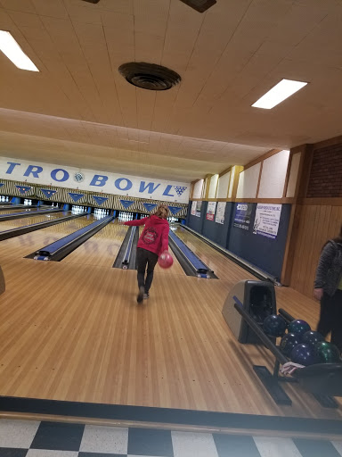 Bowling Alley «Metro Bowl», reviews and photos, 77 Brink St, Crystal Lake, IL 60014, USA