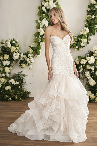 Wedding Store «Boulevard Bride», reviews and photos, 300 Lake St Louis Blvd, Lake St Louis, MO 63367, USA
