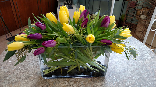 Florist «Alfa Flower Shop», reviews and photos, 7001 W North Ave, Wauwatosa, WI 53213, USA