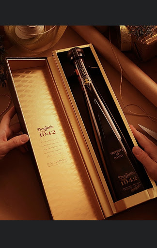 Liquor Store «Village Wine & Liquor Inc», reviews and photos, 161 N Wellwood Ave, Lindenhurst, NY 11757, USA