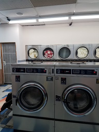 Laundromat «Elk Grove Launderland», reviews and photos, 8767 Elk Grove Blvd, Elk Grove, CA 95624, USA