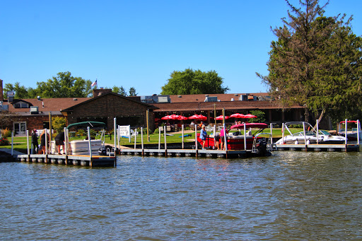 Country Club «McHenry Country Club», reviews and photos, 820 N John St, McHenry, IL 60050, USA