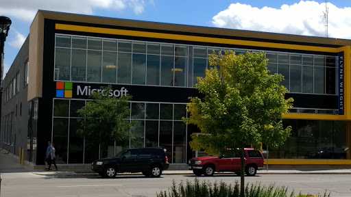 Computer Store «Microsoft Store - Jordan Creek Town Ctr», reviews and photos, 101 Jordan Creek Pkwy, West Des Moines, IA 50266, USA