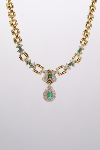 Jewelry Store «Saatchi Jewelry», reviews and photos, 4545 Austin Blvd, Island Park, NY 11558, USA