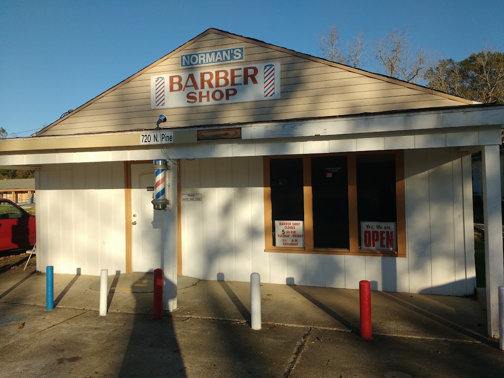 Carol’s Barber Shop 70634