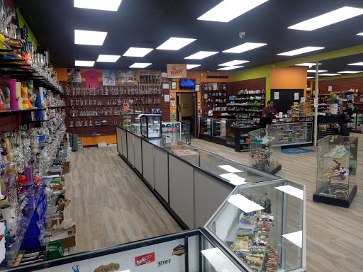 Tobacco Shop «Smoke Center In Longview», reviews and photos, 1016 W Loop 281 Suite # B, Longview, TX 75604, USA