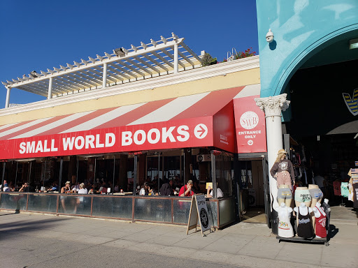 Book Store «Small World Books», reviews and photos, 1407 Ocean Front Walk, Venice, CA 90291, USA
