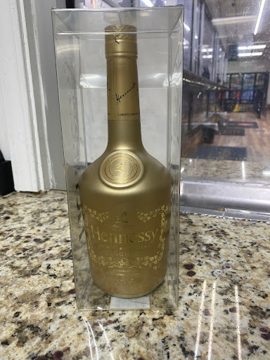 Liquor Store «D & M Liquor Store», reviews and photos, 595 Ralph David Abernathy Blvd, Atlanta, GA 30312, USA