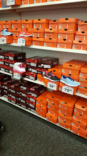 Shoe Store «Shoe Carnival», reviews and photos, 2800 SW 24th Ave, Ocala, FL 34471, USA