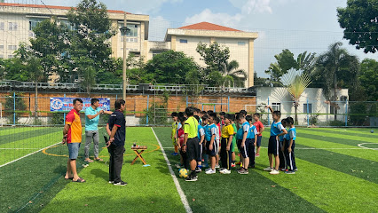 Hình Ảnh Sân cỏ Nhân tạo Trường THPT Phú Nhuận