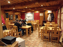 Atmosphère du Restaurant français Le Refuge à Villard-sur-Doron - n°10