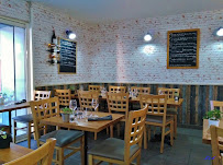 Atmosphère du Restaurant L'ARDOISE à Saint-Maximin-la-Sainte-Baume - n°4