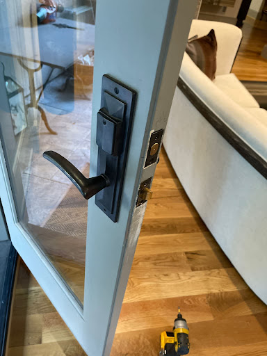 Locksmith «Howard Safe & Lock Co», reviews and photos, 826 E 14th St, Houston, TX 77009, USA