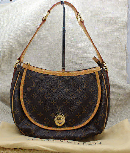 Pawn Shop «Bayou Pawn & Jewelry», reviews and photos, 821 N Morrison Blvd, Hammond, LA 70401, USA