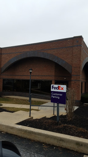 Shipping and Mailing Service «FedEx Ship Center», reviews and photos, 1851 Colonial Village Ln, Lancaster, PA 17601, USA