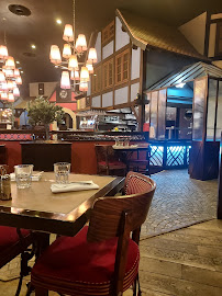 Atmosphère du Restaurant La Taverne à Saint-Gervais-la-Forêt - n°15
