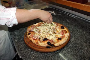 Mrchoni's pizza image