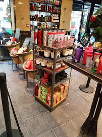 Atmosphère du Restaurant servant le petit-déjeuner Starbucks à Paris - n°6