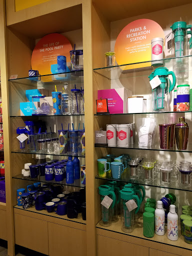 Shopping Mall «Beverly Center», reviews and photos, 8500 Beverly Blvd, Los Angeles, CA 90048, USA