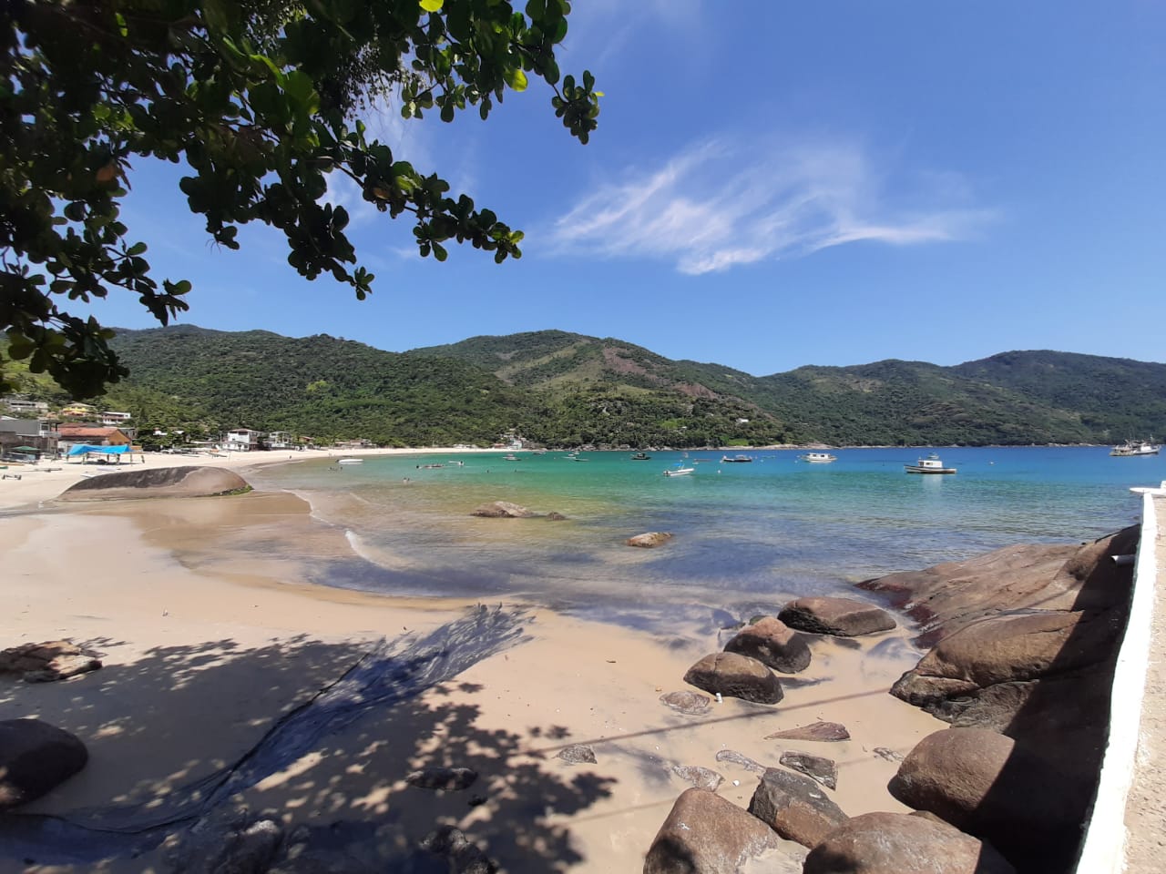 Fotografija Praia de Proveta z svetel pesek površino