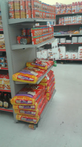 Dollar Store «FAMILY DOLLAR», reviews and photos, 930 N 27th St, Milwaukee, WI 53208, USA