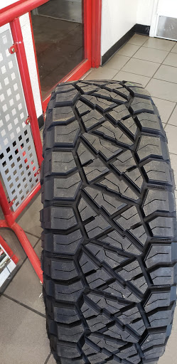 Tire Shop «Discount Tire Store - Hill Country Village, TX», reviews and photos, 15703 San Pedro Ave, Hill Country Village, TX 78232, USA