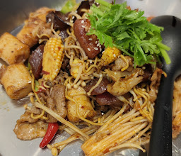 LaKwok Authentic MaLa Resto, Villa Bukitmas photo