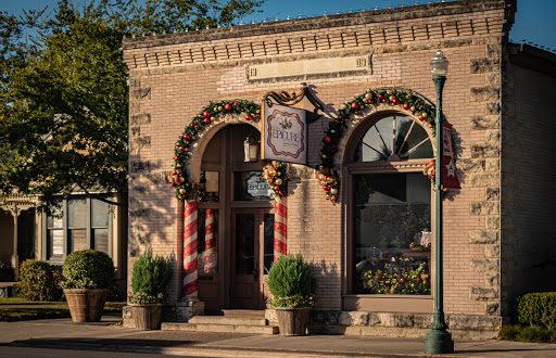 Gourmet Grocery Store «Boerne Epicure Gourmet Market», reviews and photos, 210 S Main St, Boerne, TX 78006, USA