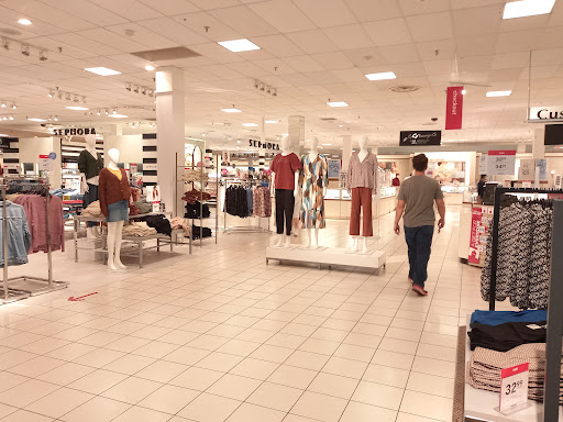 Shopping Mall «Hanes Mall», reviews and photos, 3320 Silas Creek Pkwy, Winston-Salem, NC 27103, USA