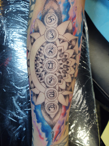 Tattoo Shop «Blue Magic Tattoo», reviews and photos, 366 W Virginia St, Crystal Lake, IL 60014, USA