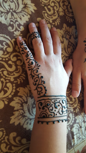 Explore mother of 5 tattoo ideas, creative tattoo ideas in Seaside, available at Five Star Henna