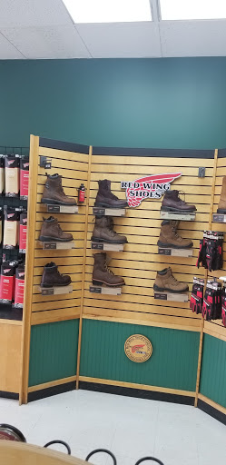 Shoe Store «Red Wing», reviews and photos, 615 Peters Creek Pkwy, Winston-Salem, NC 27103, USA