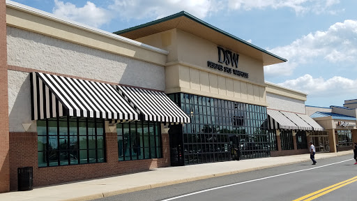 Shoe Store «DSW Designer Shoe Warehouse», reviews and photos, 12997 Fair Lakes Shopping Center, Fairfax, VA 22033, USA